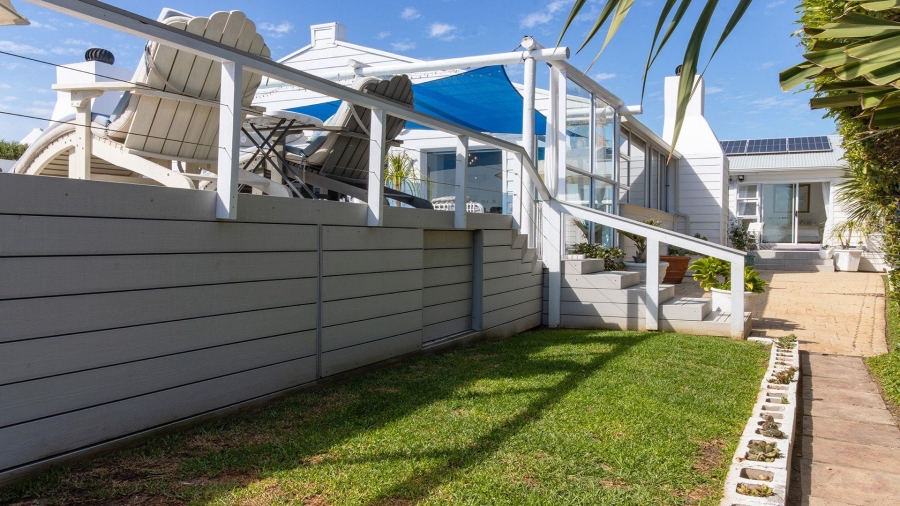 4 Bedroom Property for Sale in Grotto Bay Western Cape